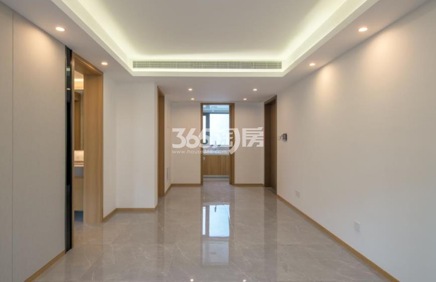 香港兴业耦贤里75方样板间——走廊
