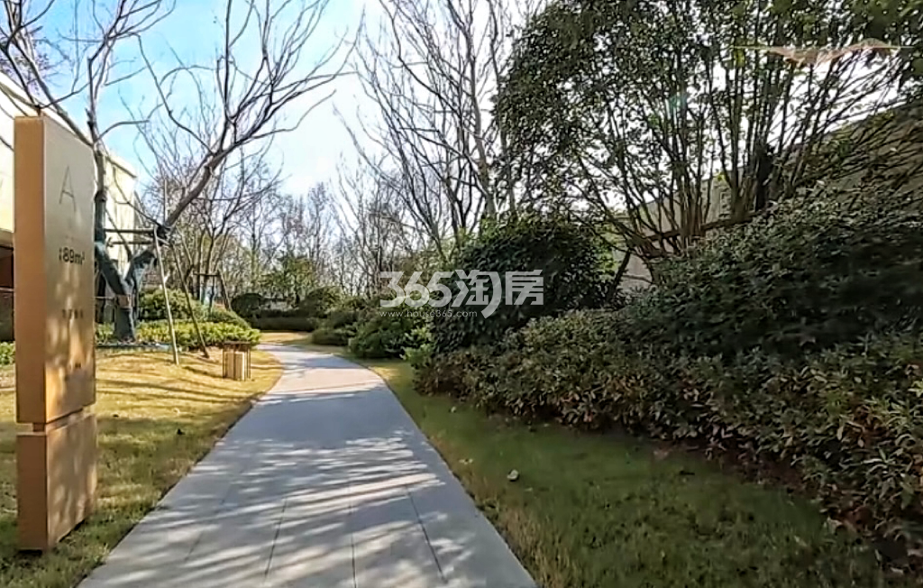 青山湖畔御庭园实景图