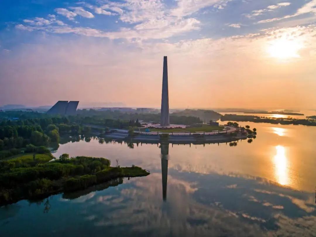 汉阴县城关镇新城社区 开展“翰墨流香送祝福 祥龙迎春贺新年”义写春联活动