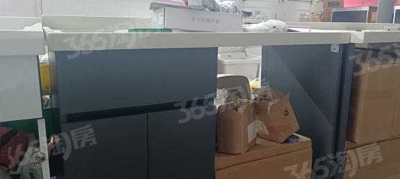 景河苑3室1厅1卫109平米整租毛坯