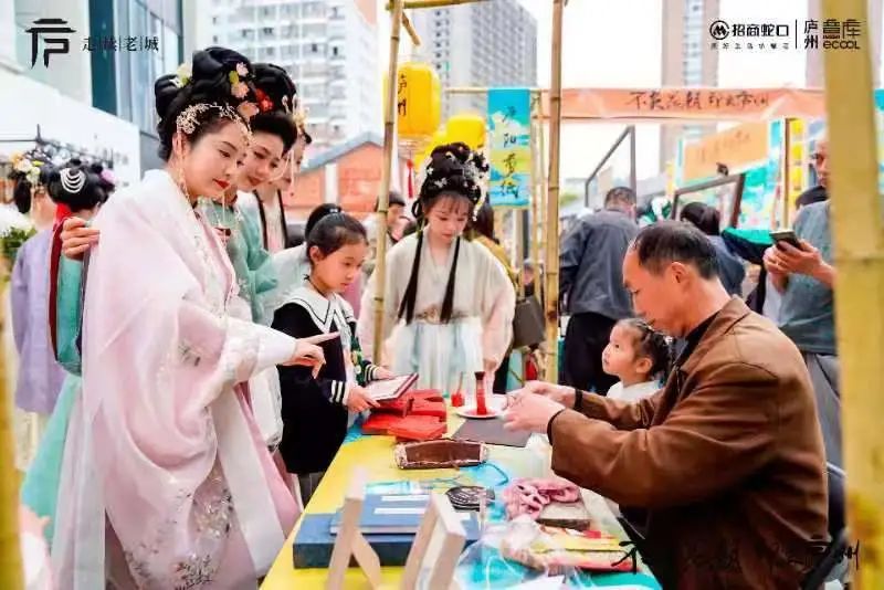 勇当&ldquo;疫&rdquo;线&ldquo;摆渡人&rdquo;&mdash;&mdash;管控措施下，滁城100名热心出租车司机响应号召自发集结