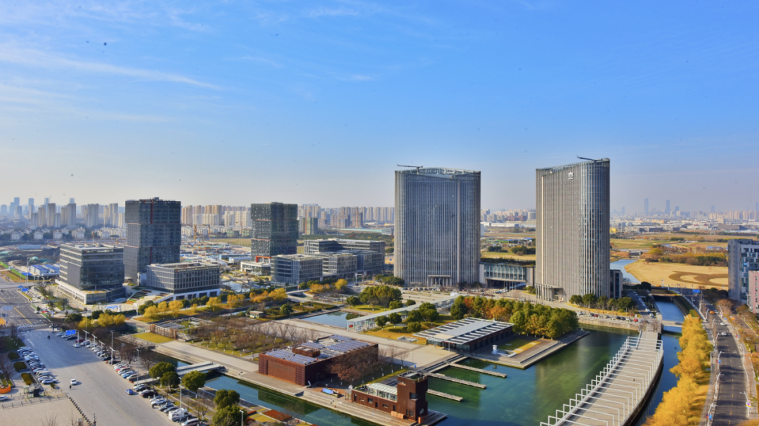 此前的太科园,作为新吴区的政商双核芯,太湖新城规划中"一体两翼"之"